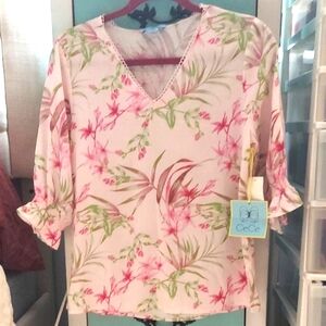 CeCe Cream Pink Floral Cuffed Sleeve V neck Blouse Sz XS NWT